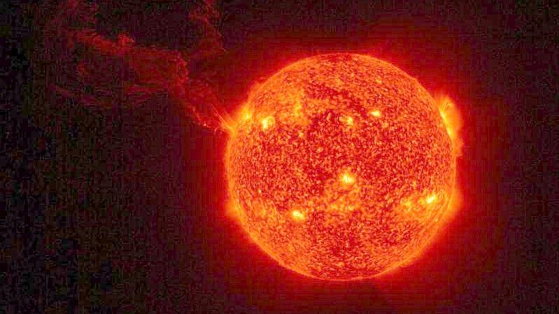 Eine Gefahr aus dem All - zumindest für unsere hochtechnologisierte Welt: Sonnenstürme. Foto: Solar Orbiter/EUI Team/ESA & NASA/dpa